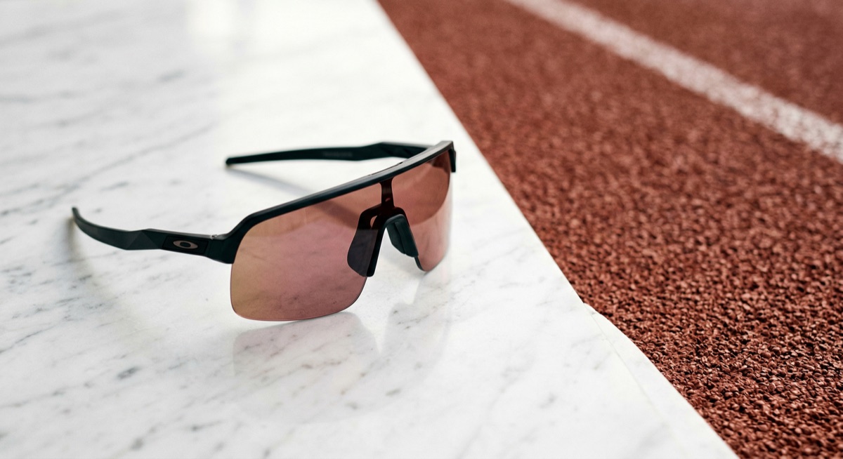 Oakley Asian Fit คืออะไร ต่างจาก Standard Fit ยังไง คู่มือครบจบสำหรับคนไทย 2026 Oakley Asian Fit คืออะไร ต่างจาก Standard Fit ยังไง คู่มือครบจบสำหรับคนไทย