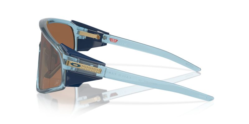 Oakley LATCH PANEL OO9404-940408 - Side View