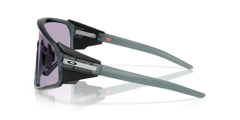 Oakley Latch Panel OO9404-13 - Side View
