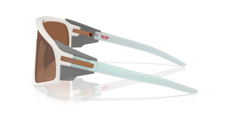 Oakley LATCH PANEL OO9404-940421 - Side View