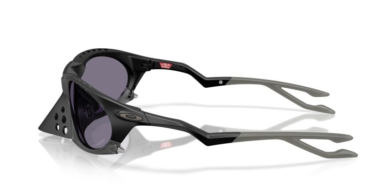 Oakley PLANTARIS OO9437-943701 - Side View
