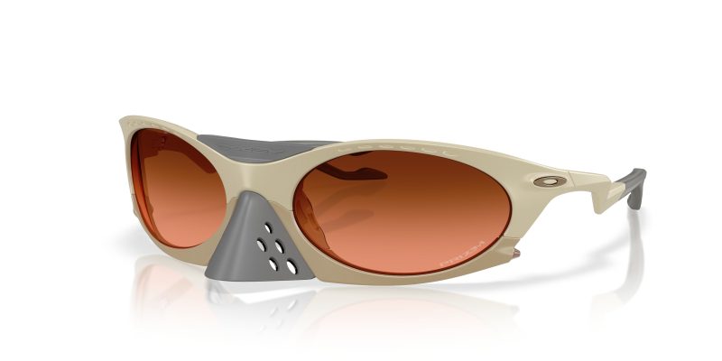Oakley PLANTARIS OO9437-943702 - Quarter View