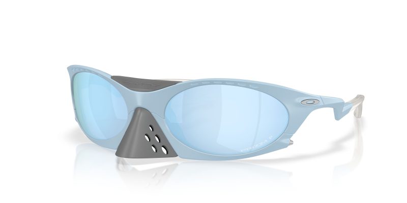 Oakley PLANTARIS OO9437-943704 - Quarter View