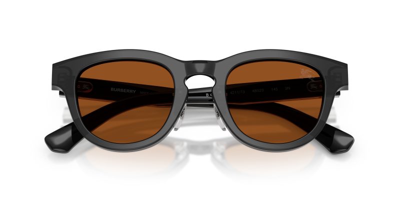 Burberry BE4477F 421173 close-up ด้านหน้า