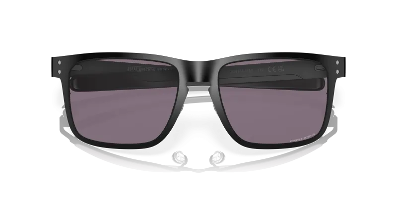 Oakley Holbrook Metal OO4123-11 Matte Black Prizm Grey ระยะใกล้
