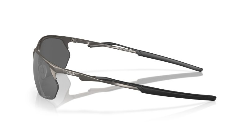 แว่นกันแดด Oakley OO4145 414502 มุมข้าง โลหะ Matte Gunmetal ขาแว่นยืดหยุ่น GEOFIT