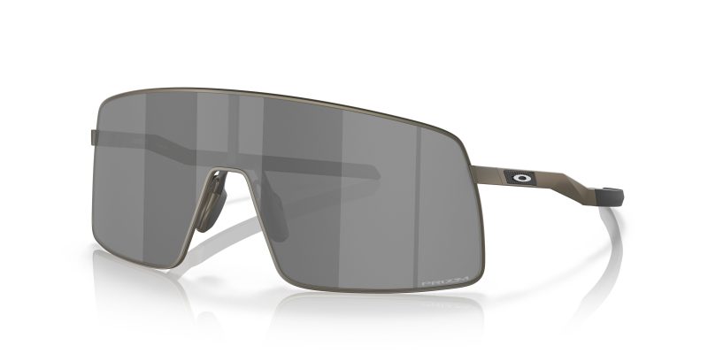 Oakley OO6013 601301 มุมเอียง 3/4
