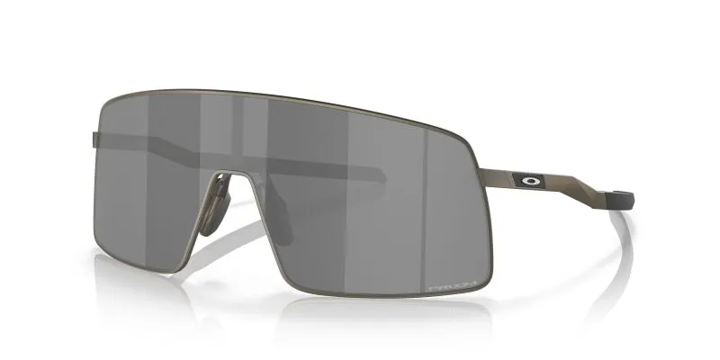 Oakley OO6013 601301 มุมเอียง 3/4