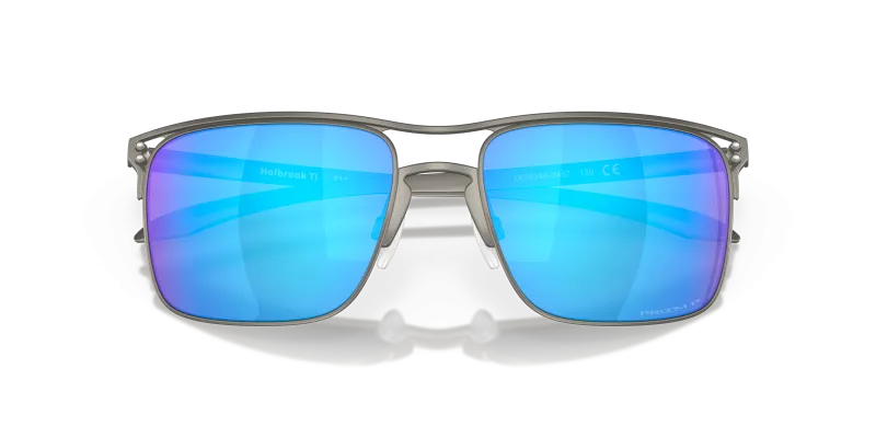 Oakley Holbrook TI OO6048-04 Matte Gunmetal Prizm Sapphire Polarized ระยะใกล้