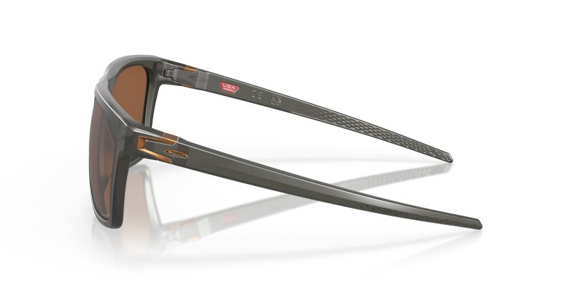 แว่นกันแดด Oakley OO9100 910002 มุมข้าง หน้ากรอบสีเทาควันด้าน ขาแว่นสีเทาด้าน