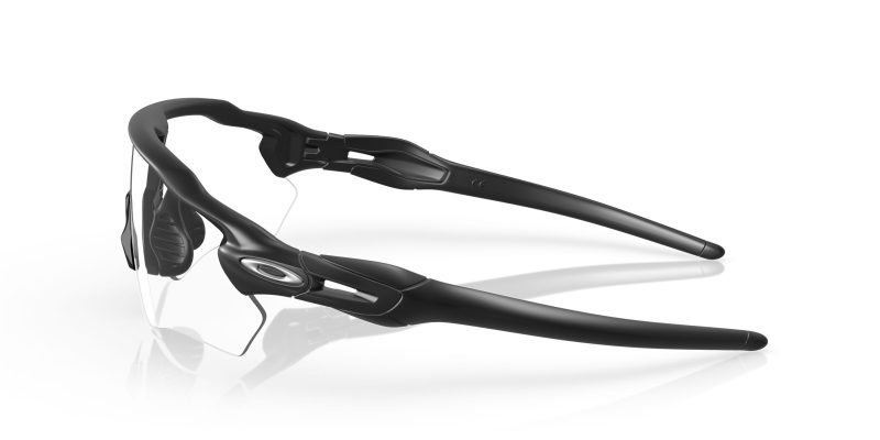 แว่นกันแดด Oakley OO9208 920874 มุมข้าง สีดำด้าน