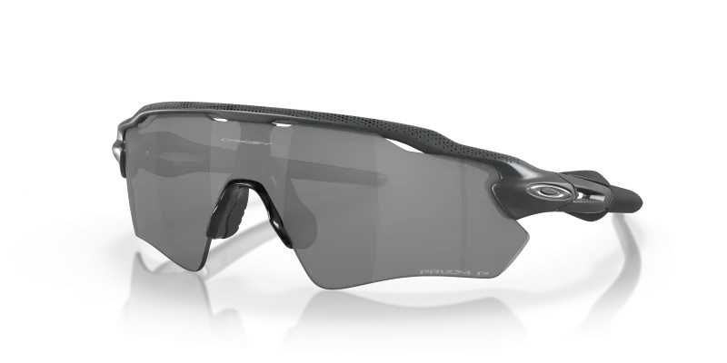 Oakley Radar EV Path OO9208-D3 Carbon Prizm Black Polarized มุมเฉียง