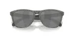 Oakley OO9245-E6 close-up ด้านหน้า Oakley OO9245-E6 close-up ด้านหน้า