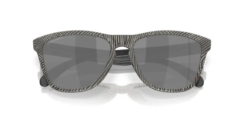Oakley OO9245-E6 close-up ด้านหน้า