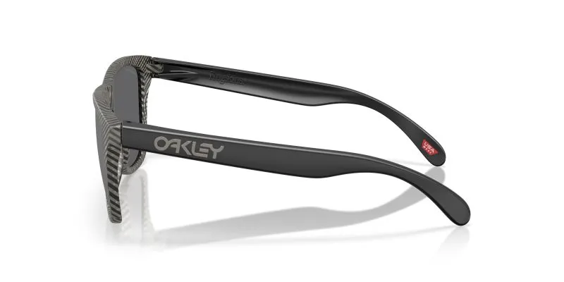 แว่นกันแดด Oakley OO9245-E6 มุมข้าง หน้ากรอบสีลายนิ้วมือหมึกเทาด้าน ขาแว่นดำด้าน