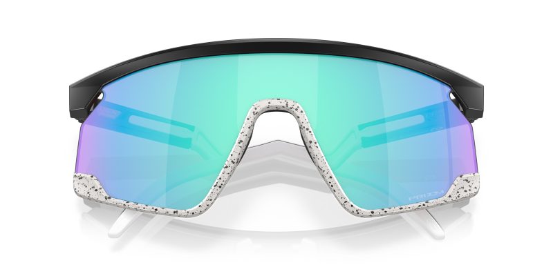 Oakley OO9280 928003 close-up ด้านหน้า
