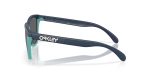 แว่นกันแดด Oakley OO9284A 928414 มุมข้าง สีทะเลลึกด้าน