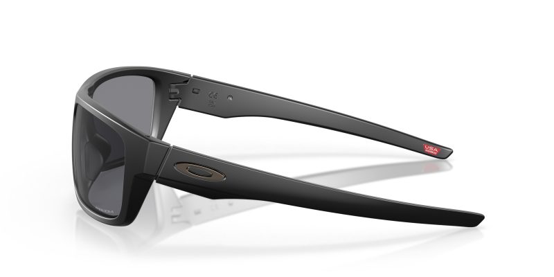 แว่นกันแดด Oakley OO9367 936701 มุมข้าง สีดำด้าน