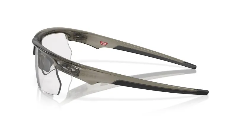 แว่นกันแดด Oakley OO9400 940011 มุมข้าง เลนส์โฟโตโครมิกชิลด์