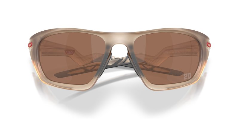 Oakley OO9431 943118 close-up ด้านหน้า