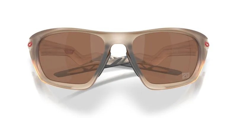 Oakley OO9431 943118 close-up ด้านหน้า