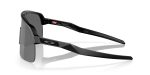 แว่นกันแดด Oakley OO9463A 946303 มุมข้าง สีดำด้าน