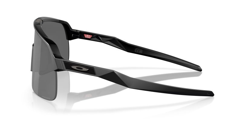 แว่นกันแดด Oakley OO9463A 946303 มุมข้าง สีดำด้าน