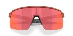 Oakley OO9463A-32 close-up ด้านหน้า