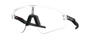 Oakley OO9465 946539 แว่นกันแดดหน้ากรอบสีใสด้าน ขาแว่นดำด้าน สำหรับผู้ชาย