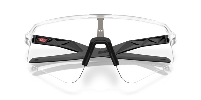 Oakley OO9465 946539 close-up ด้านหน้า