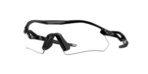 Oakley OO9495D 949502 แว่นกันแดดทรงชิลด์ครึ่งขอบสีดำขัดเงา เลนส์โฟโตโครมิก สำหรับผู้ชาย