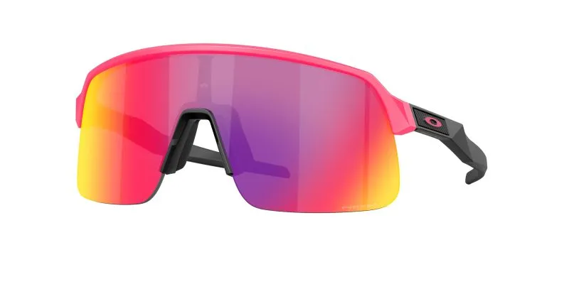Oakley OO9496 949614 แว่นกันแดดทรงสี่เหลี่ยมครึ่งขอบสีชมพูขัดเงา เลนส์ Prizm Road สำหรับผู้ชาย