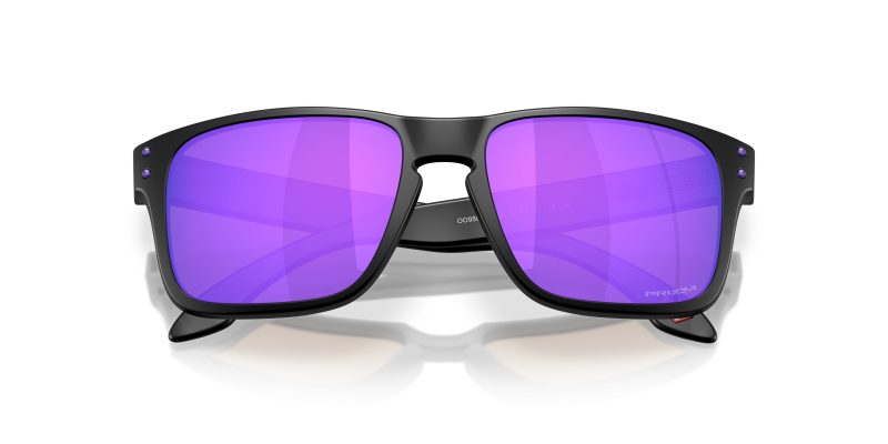 Oakley OO9509 950906 close-up ด้านหน้า