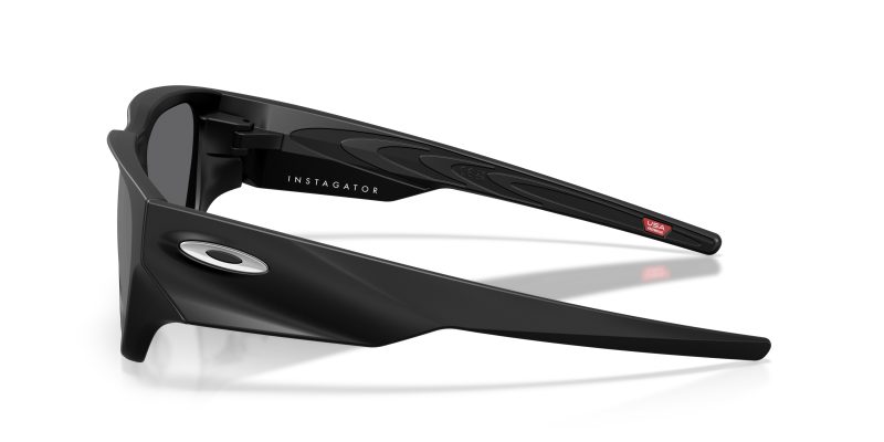 แว่นกันแดด Oakley OO9514 951402 มุมข้าง สีดำด้าน