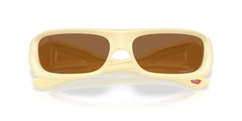 Oakley OO9520-06 close-up ด้านหน้า