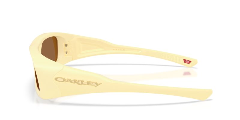 แว่นกันแดด Oakley OO9520 952006 มุมข้าง สีมิลค์เชคเหลืองด้าน