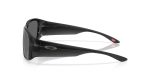 แว่นกันแดด Oakley OO9521 952107 มุมข้าง สีหมึกดำโพลาไรซ์