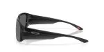 แว่นกันแดด Oakley OO9521-07 มุมข้าง สีหมึกดำโพลาไรซ์ แว่นกันแดด Oakley OO9521-07 มุมข้าง สีหมึกดำโพลาไรซ์