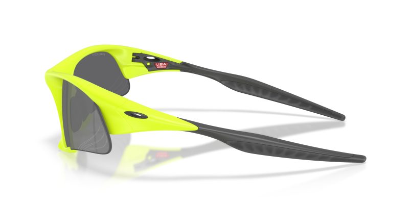 แว่นกันแดด Oakley OO9532 953206 มุมข้าง หน้ากรอบMatte Retina Burn ขาแว่นเทาเข้มด้าน