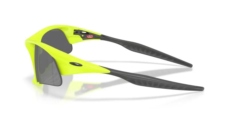 แว่นกันแดด Oakley OO9532-06 มุมข้าง หน้ากรอบMatte Retina Burn ขาแว่นเทาเข้มด้าน