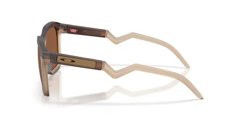 แว่นกันแดด Oakley OO9533-03 มุมข้าง สีMatte Rootbeer