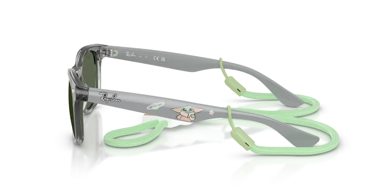 แว่นกันแดด Rayban RJ9052SF 722871 มุมข้าง ทรง Junior New Wayfarer