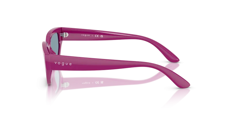 แว่นกันแดด Vogue VJ2029 230180 มุมข้าง ขาแว่นไนลอนสีบานเย็นเต็มใบ