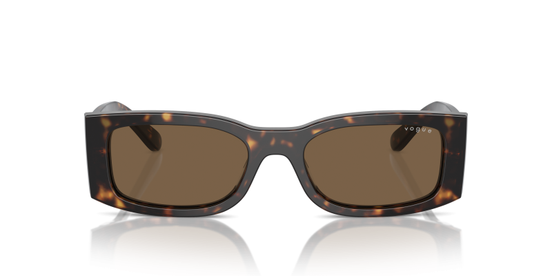 Vogue Sun VO5584S W65673 Dark Havana Dark Brown Vogue VO5584S W65673 แว่นกันแดดสีฮาวานาเข้มเลนส์น้ำตาลเข้ม สำหรับผู้หญิง