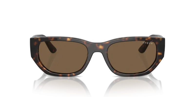 Vogue VO5586S W65673 แว่นกันแดดฮาวานาเข้ม กับเลนส์น้ำตาลเข้ม สำหรับผู้หญิง