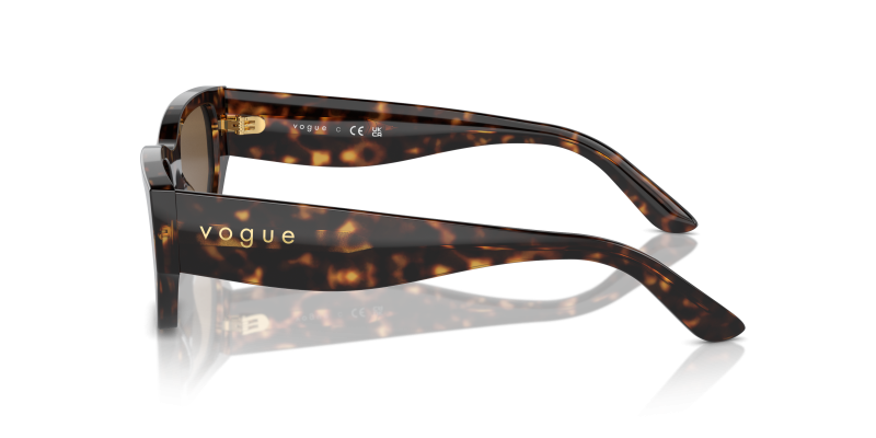 แว่นกันแดด Vogue VO5586S W65673 มุมข้าง ฮาวานาเข้มทรงสี่เหลี่ยม กับเลนส์ Ma001 B