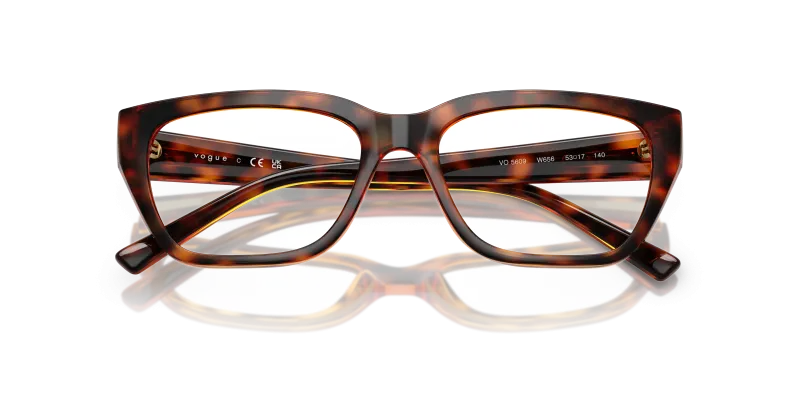 Vogue VO5609 W656 close-up ด้านหน้า
