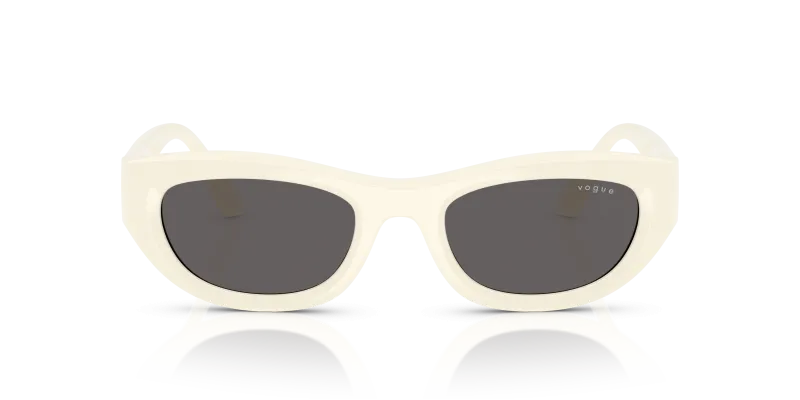 Vogue Sun VO5616S 316787 Full Ivory Black Smoke Vogue VO5616S 316787 แว่นกันแดดงาช้าง เลนส์สโมคดำ สำหรับผู้หญิง