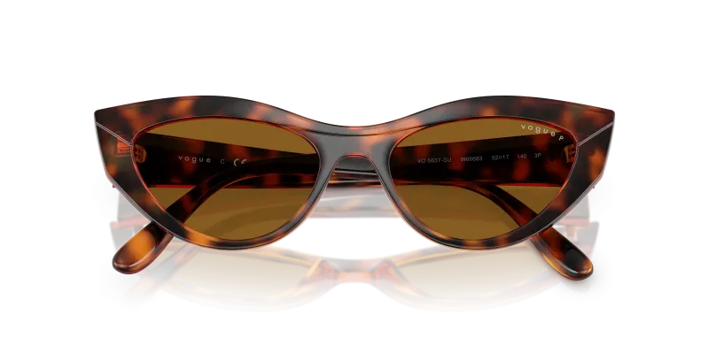Vogue VO5637SU W65683 close-up ด้านหน้า