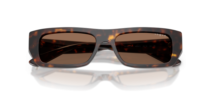 Vogue VO5657SU W65673 close-up ด้านหน้า